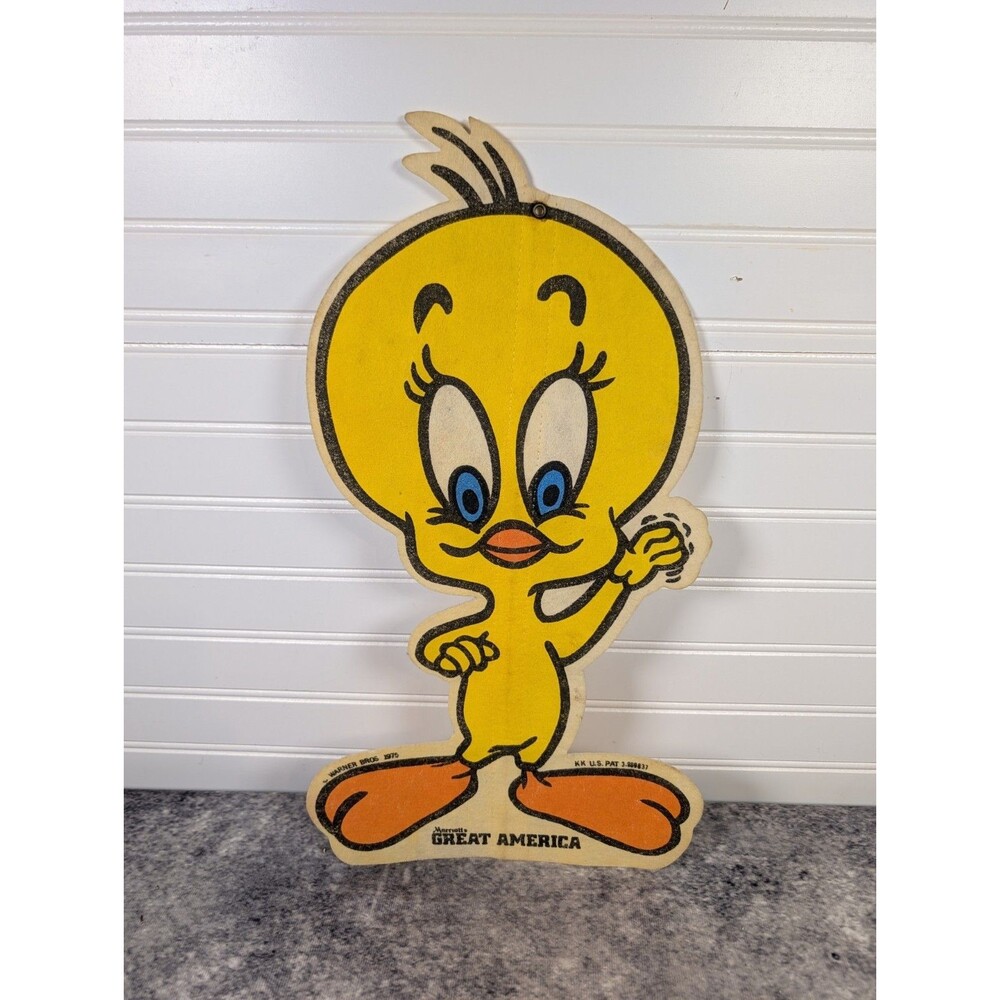 TWEETY BIRD Marriotts Great America Amusemt Pk Large Sign Vintage 1975 Pennant